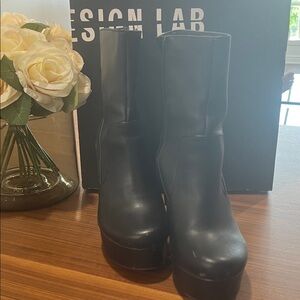 Design Lab Lord & Taylor Black Heeled Boots